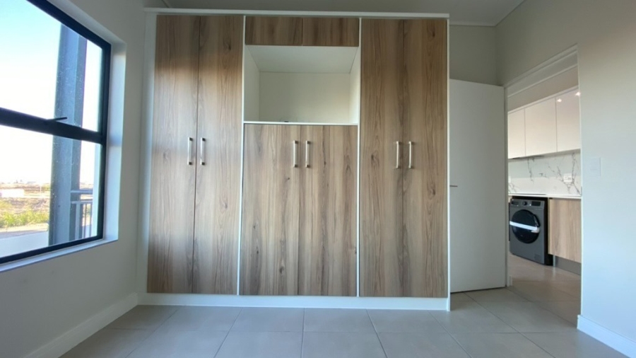To Let 1 Bedroom Property for Rent in Sandown Western Cape